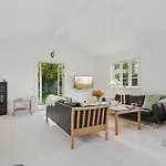 Domi - 1-3km From The Sea By Interhome *
