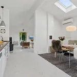 Domi - 1-3km From The Sea By Interhome