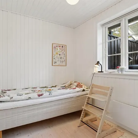 Domi - 1-3km From The Sea By Interhome