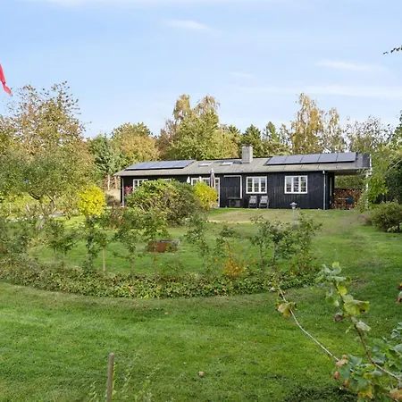 Domi - 1-3km From The Sea By Interhome