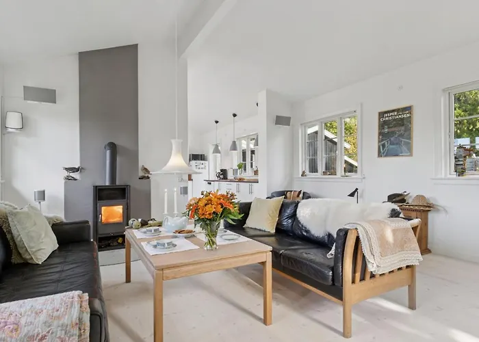 Domi - 1-3km From The Sea By Interhome