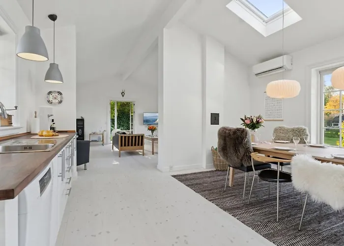 Domi - 1-3km From The Sea By Interhome